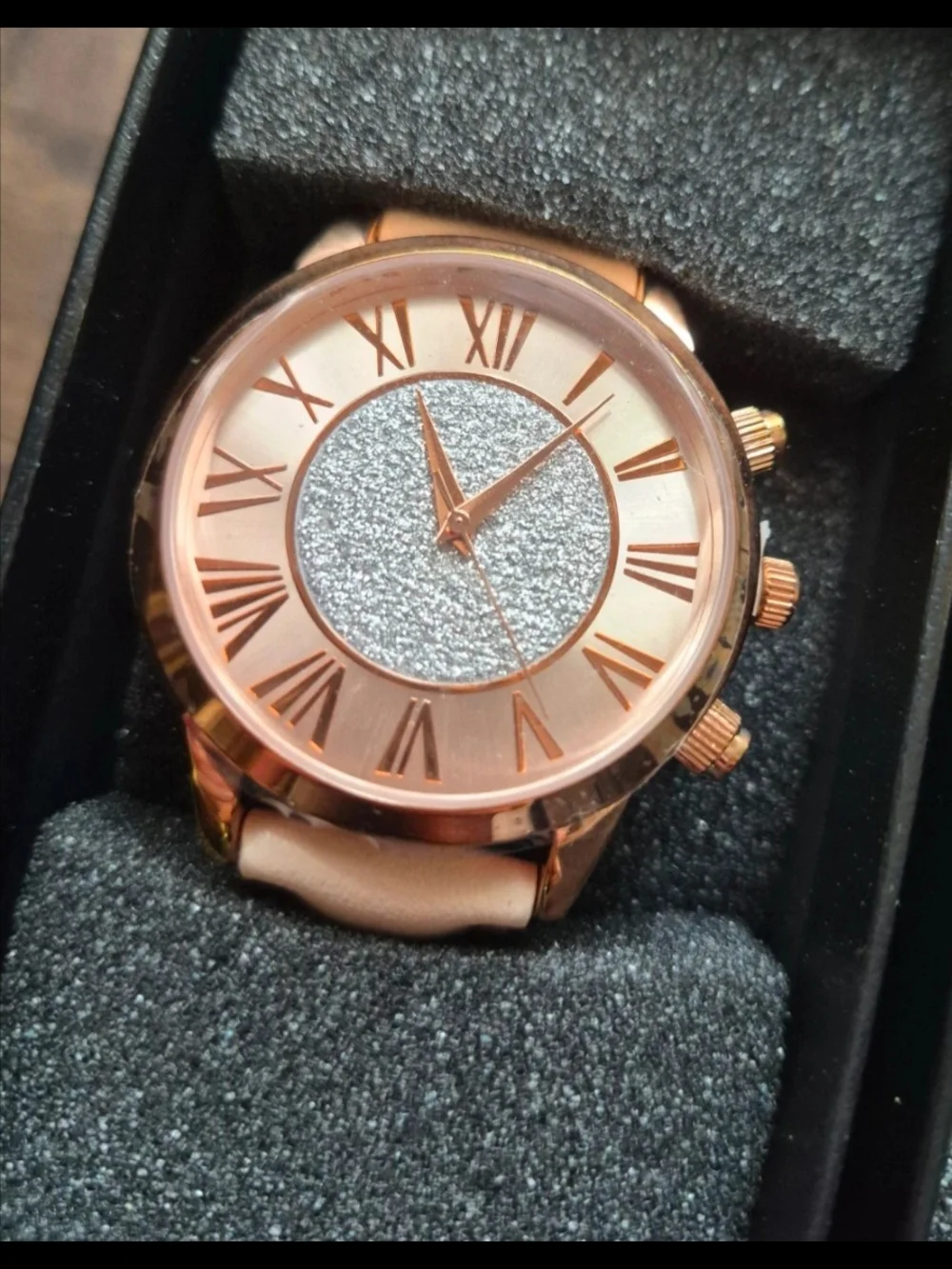 Women’s Glitter-filled Center Watch 